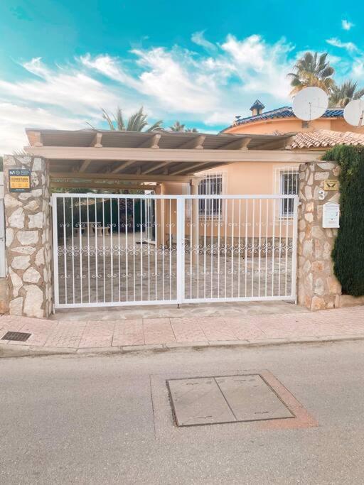 Impresionante Villa Con Piscina - Oliva Nova Exterior foto